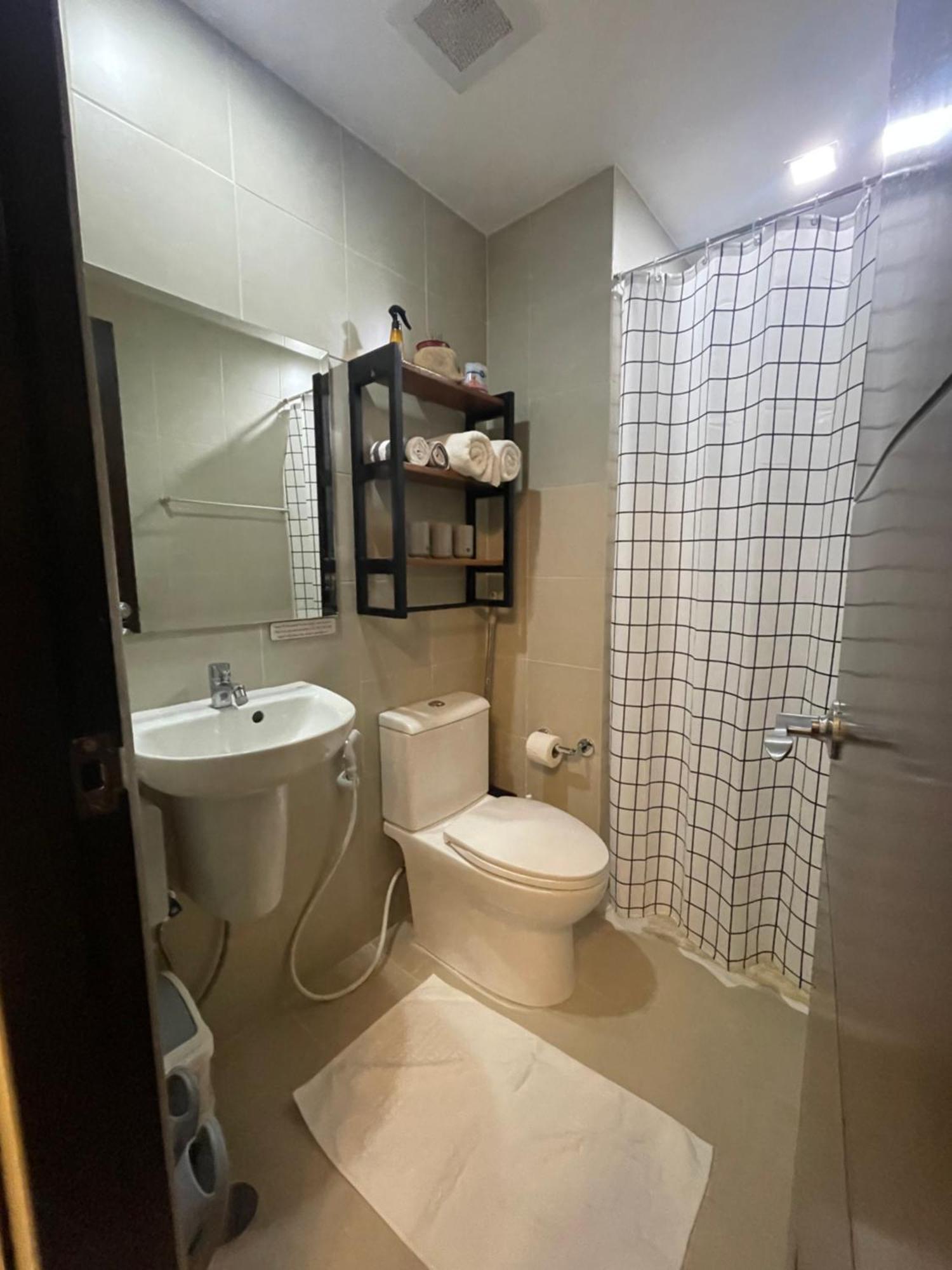 Condo Home With Fast Wifi In Bacolod City Exterior foto