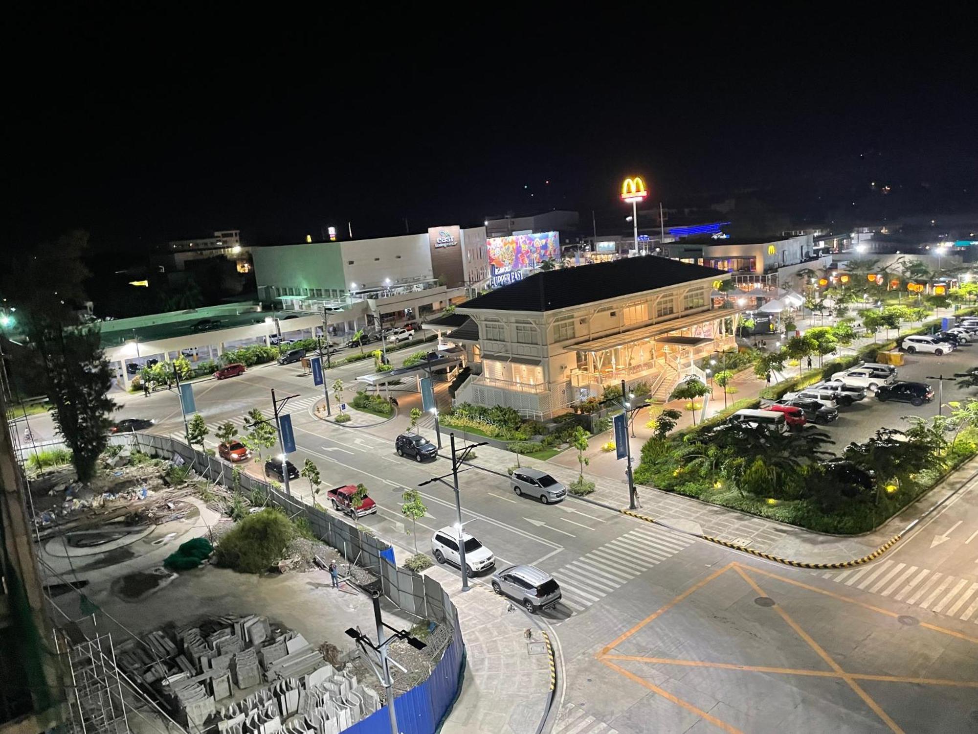 Condo Home With Fast Wifi In Bacolod City Exterior foto